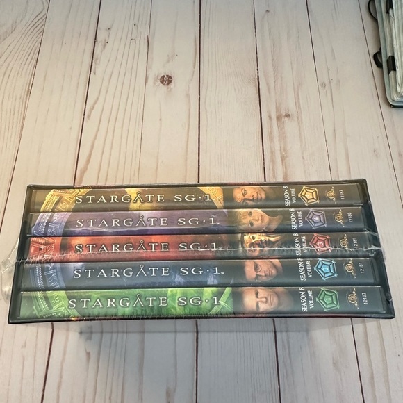 DVD STARGATE SG 1 Season 8 Brand new - Picture 3 of 3